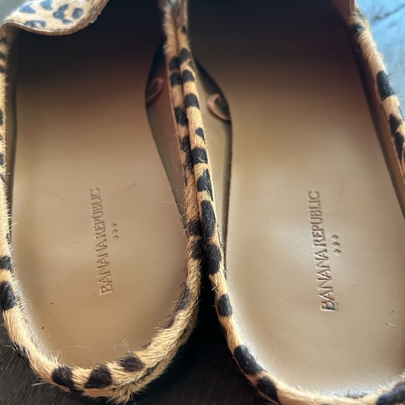 Banana Republic Calf Hair Leopard slides - Picture 2 of 6